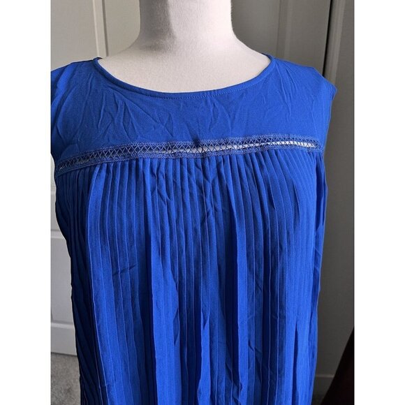 T Tahari sleeveless solid blue pleated top lined $78 size XL suit blouse work - Picture 2 of 6